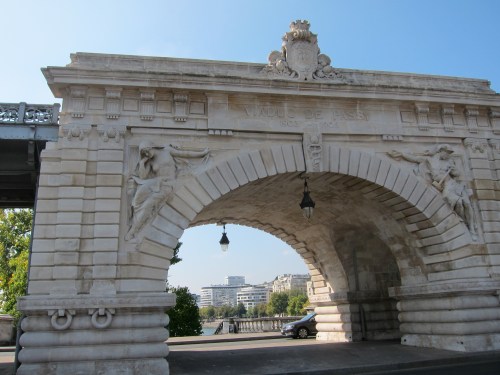 love this Passy bridge