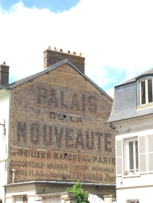 I always look for these old signs in France.