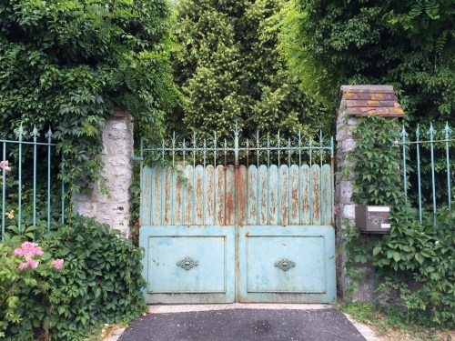 driveway in Giverny