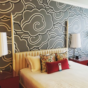 that wallpaper, tho!